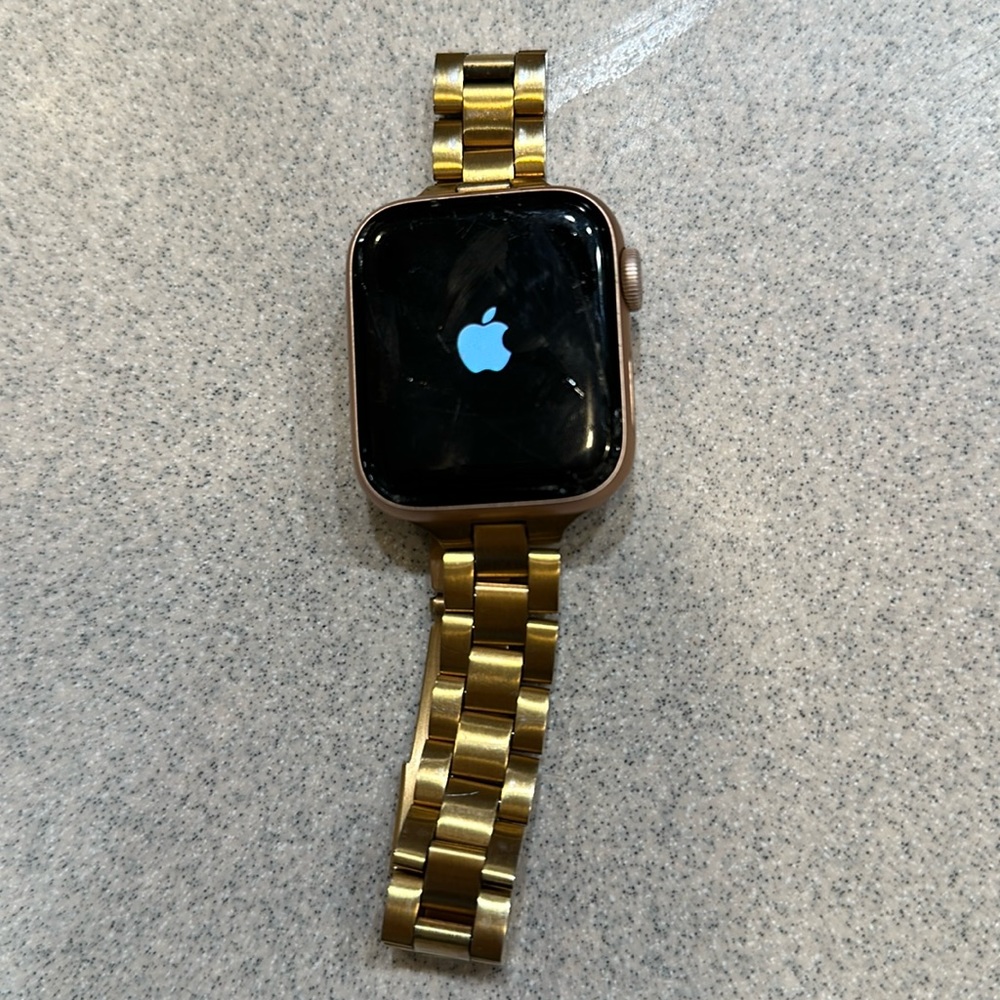 Apple Watch Series 5 rose gold
